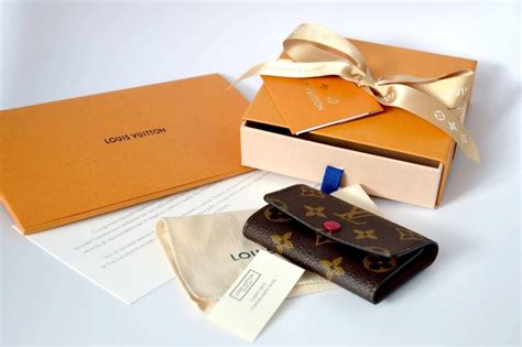 come riconoscere un portachiavi louis vuitton falso